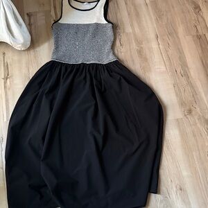 Vestique Cream and Black Knit Top